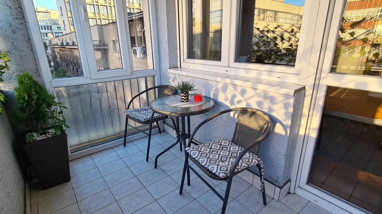 Windows City Apartment Belgrado Exterior foto