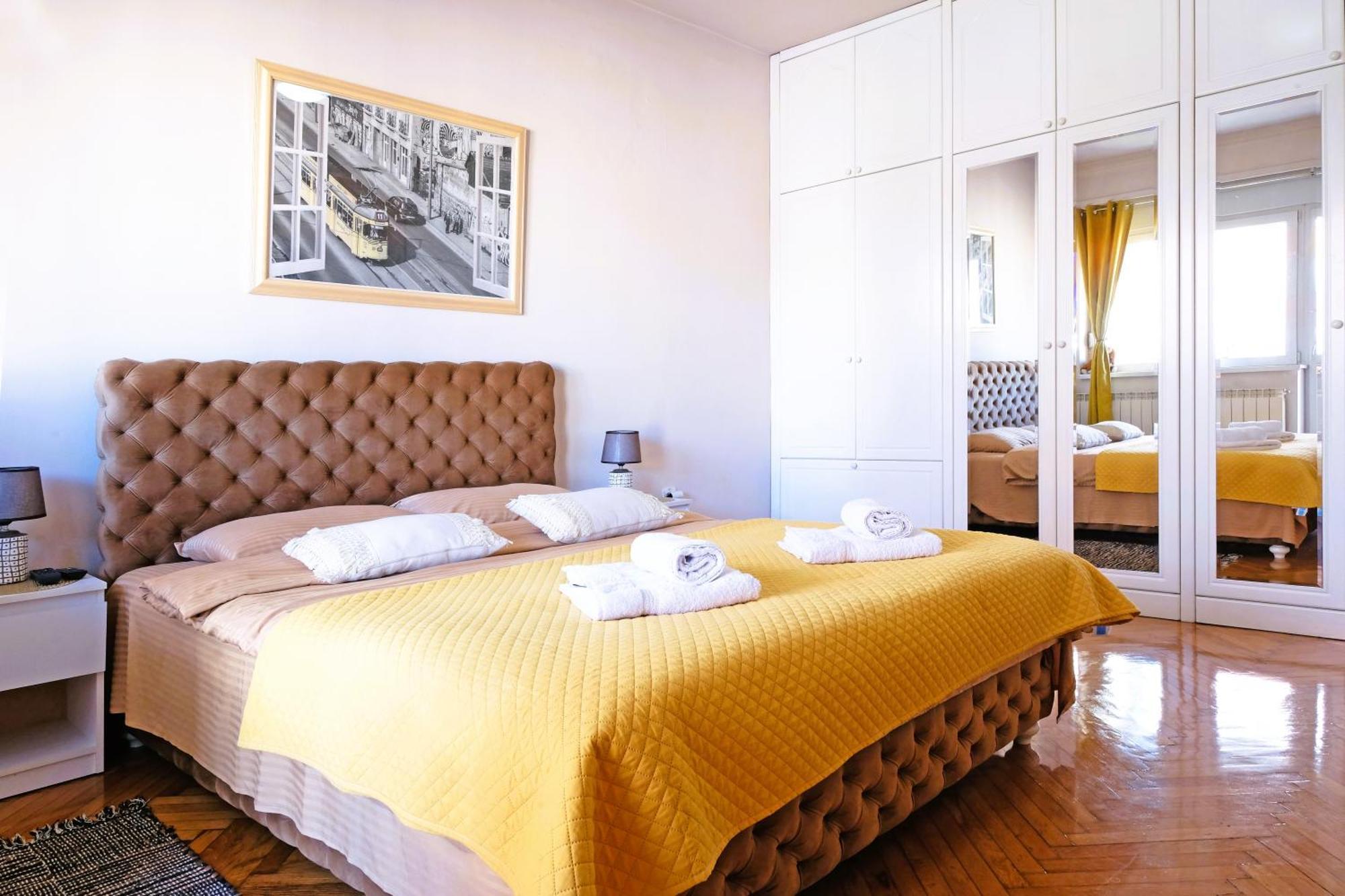 Windows City Apartment Belgrado Exterior foto